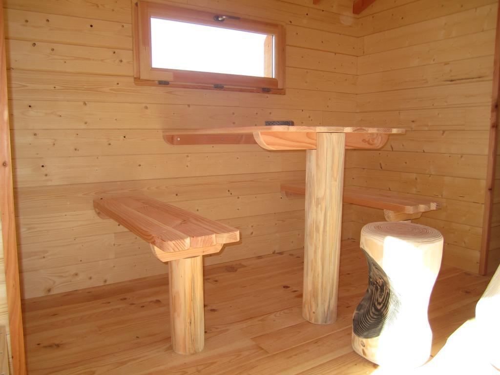 Cabanes Flottantes Du Lac De Pelisse Hotel Douzains Room photo