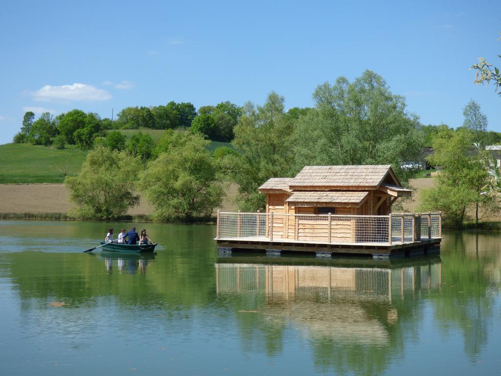 Cabanes Flottantes Du Lac De Pelisse Hotel Douzains Exterior photo